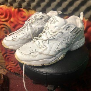 New Balance Women's Sz 9.5 A Cross Trainers Running Shoes WX608GR White w/Gray